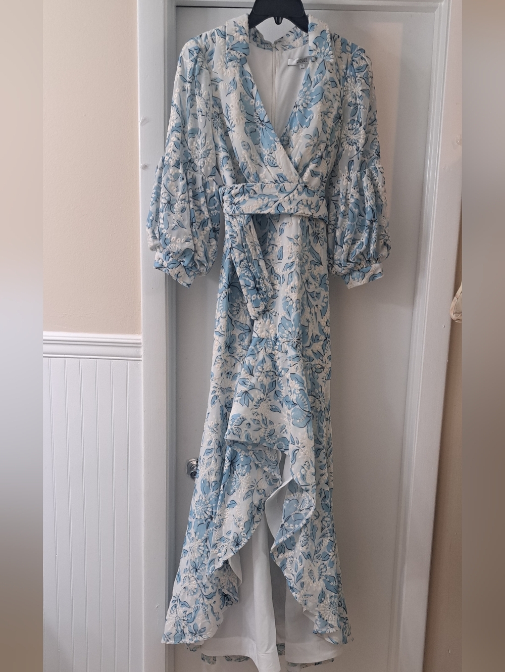 Badgley Mischka Blue&White Floral Eyelet Hi Low Maxi Dress . Sz6 LNWOT - Picture 2 of 12